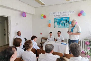 Вручення грамот медикам області від імені народного депутата України
