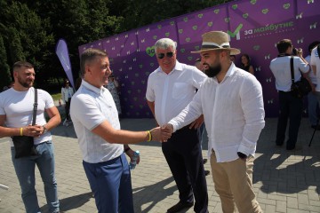Команді 