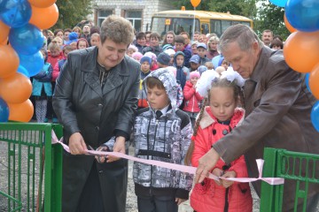 Спільно з громадою Гвардійська, відкрили дитячий майданчик 