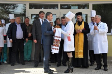 Подарунок Волочиській ЦРЛ від  Благодійного фонду 