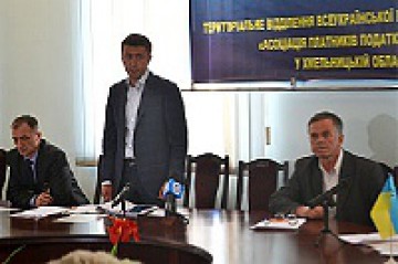 Круглий стіл з громадськими активістами по мораторію по продажу землі